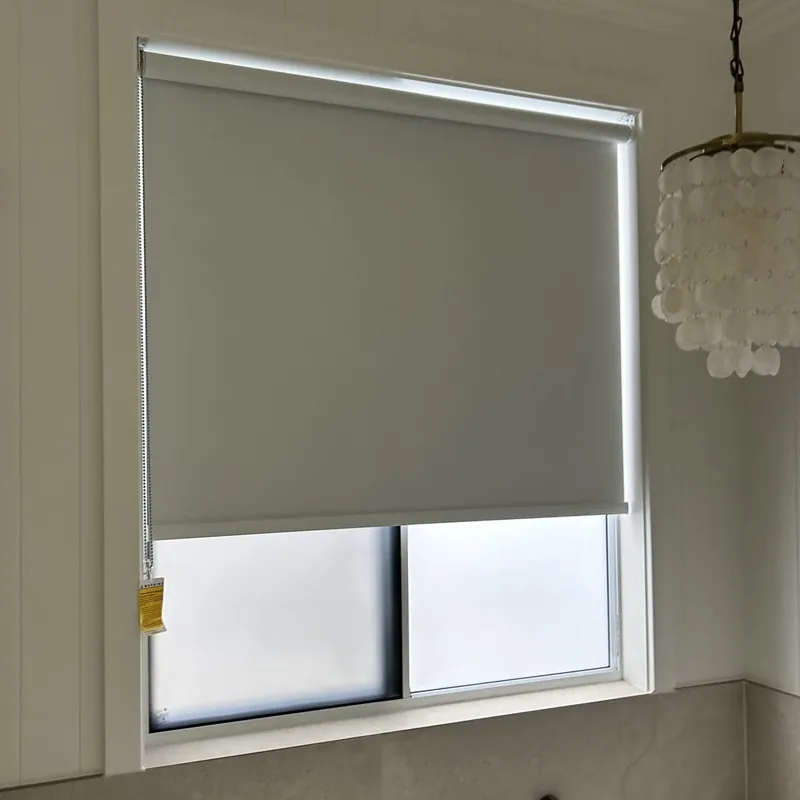 Blockout roller blind